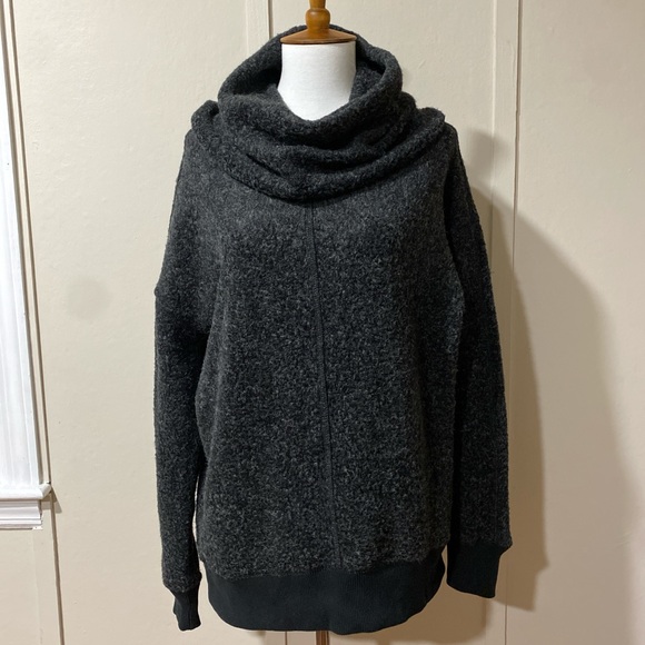 NWT Abercrombie & Fitch Grey Cowlneck Tunic Sweater, Size XS - Picture 1 of 7